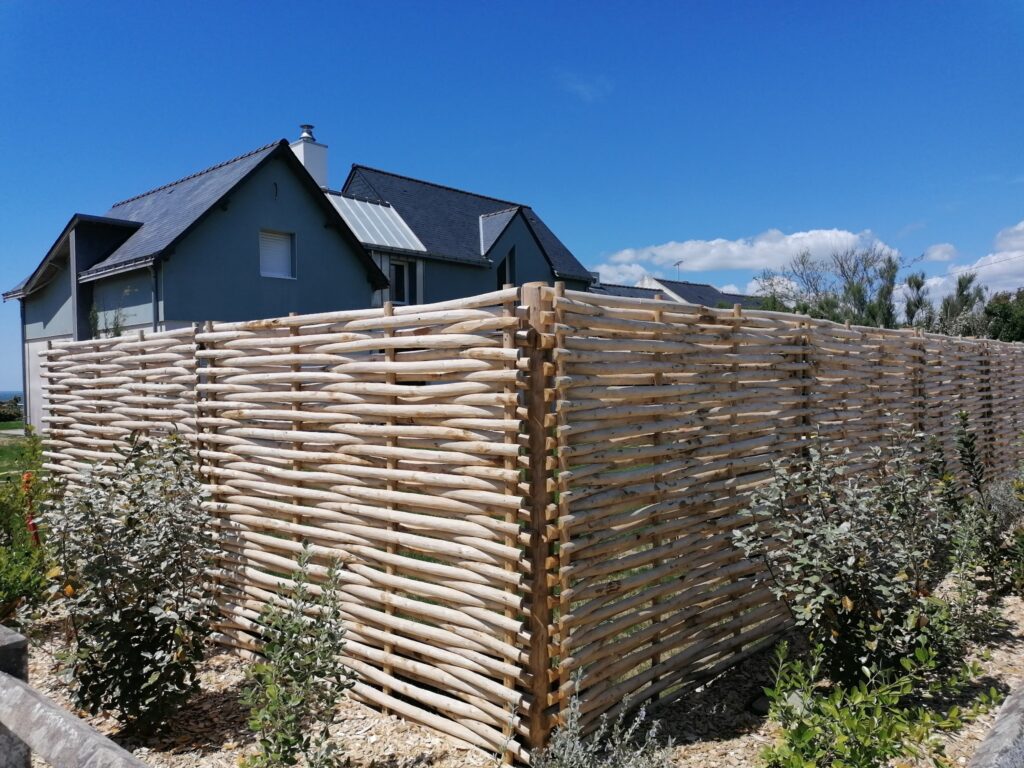Quelle clôture de jardin choisir pour remplacer une haie ?